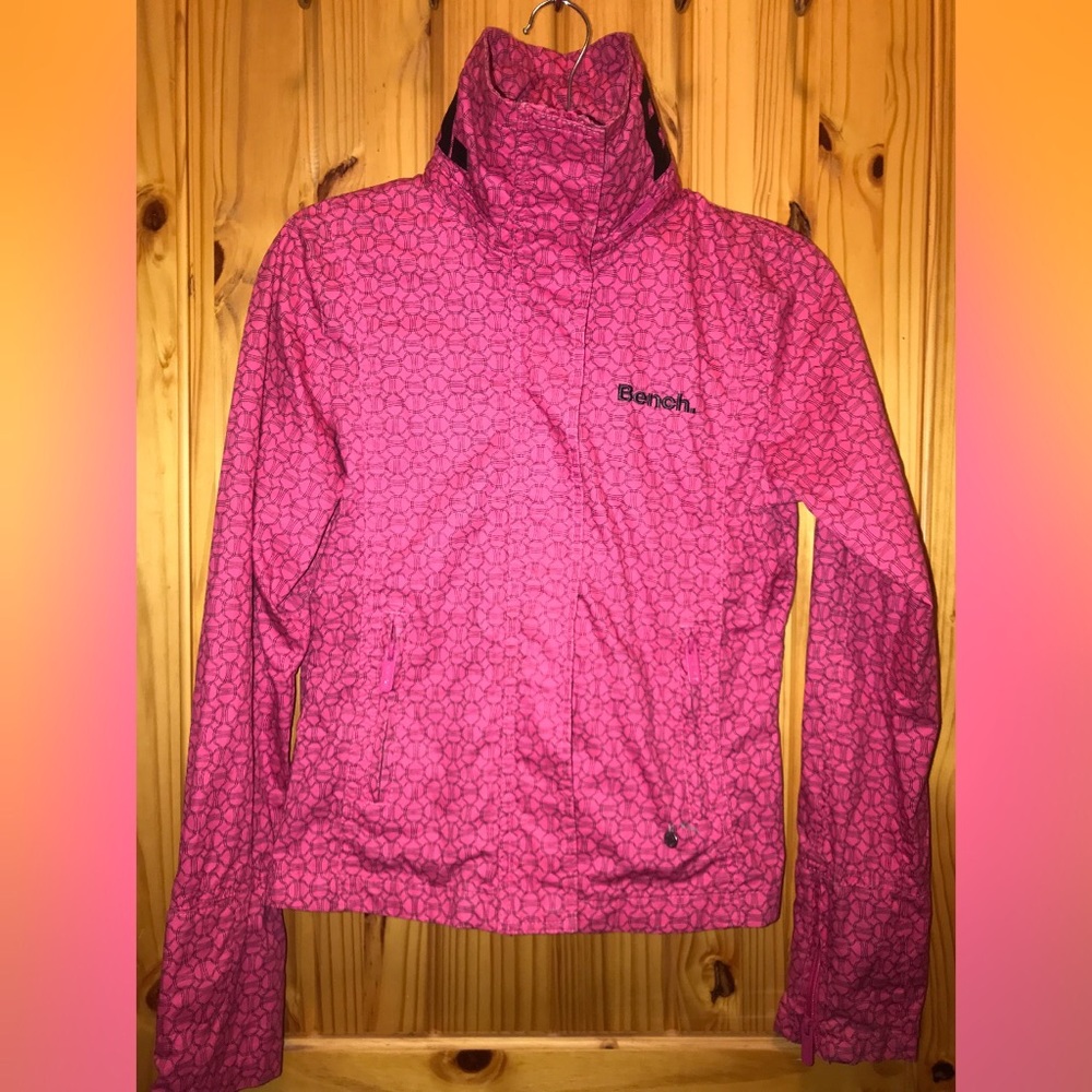 BENCH BBQ JACKET: SIZE SMALL 💞